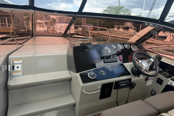 2016 Sea Ray 37