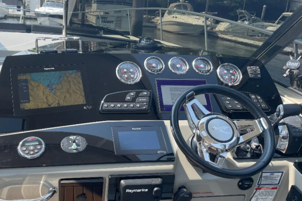 2016 Sea Ray 37