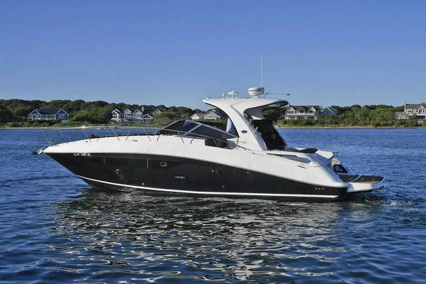 2016 Sea Ray 37