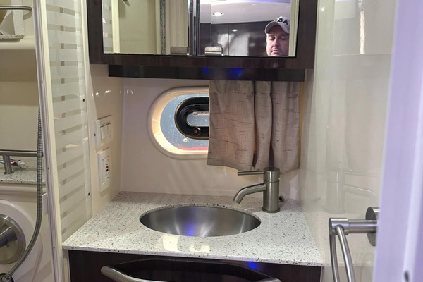 2016 Sea Ray 37