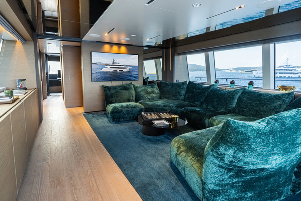 2024Custom Line 108 ft Navetta 33   QUEEN J III