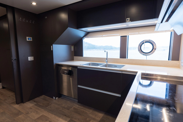 2024Custom Line 108 ft Navetta 33   QUEEN J III