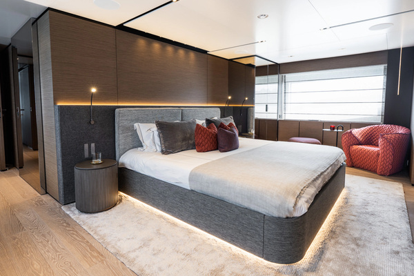 2024Custom Line 108 ft Navetta 33   QUEEN J III