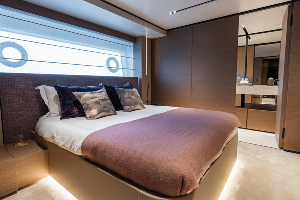 2024Custom Line 108 ft Navetta 33   QUEEN J III