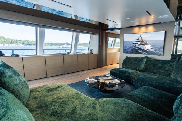 2024Custom Line 108 ft Navetta 33   QUEEN J III