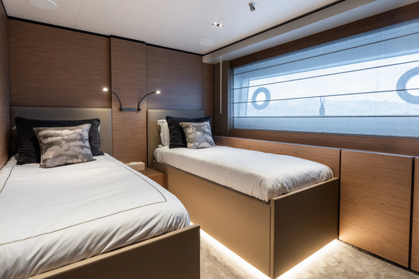 2024Custom Line 108 ft Navetta 33   QUEEN J III