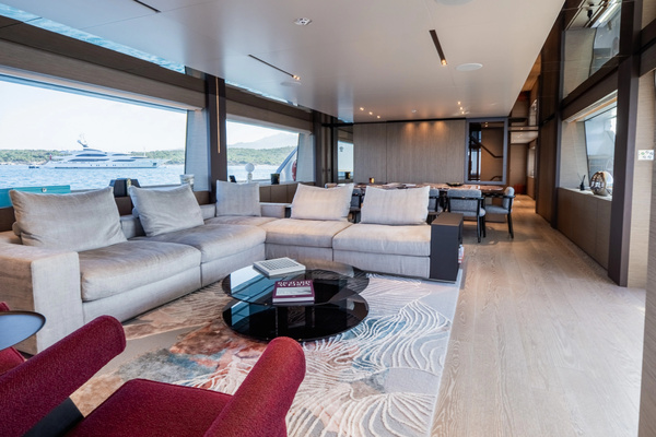 2024Custom Line 108 ft Navetta 33   QUEEN J III