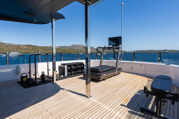 2024Custom Line 108 ft Navetta 33   QUEEN J III