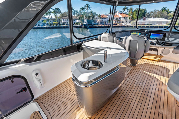2025 Princess 65
