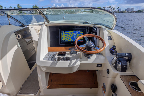 2019 Chris-Craft 30