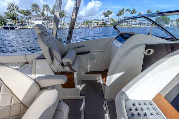 RITZ SEA 30ft Chris Craft Yacht For Sale