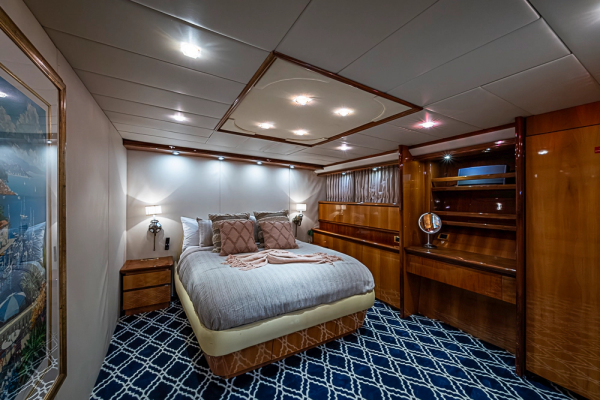SHALIMAR 118ft Benetti Yacht For Sale