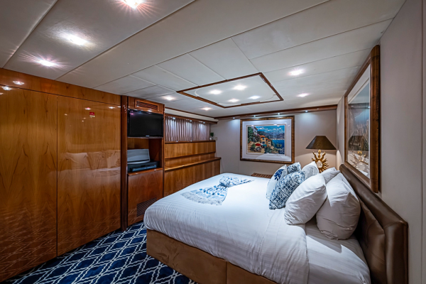 SHALIMAR 118ft Benetti Yacht For Sale
