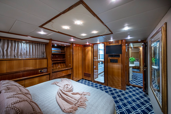 SHALIMAR 118ft Benetti Yacht For Sale