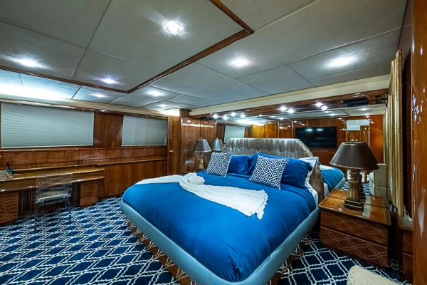 Benetti Trideck Yacht For Sale