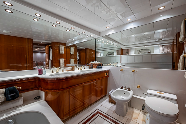 SHALIMAR 118ft Benetti Yacht For Sale