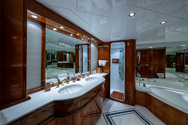 SHALIMAR 118ft Benetti Yacht For Sale