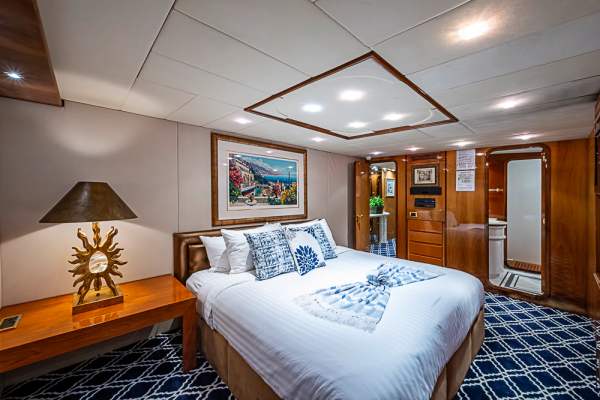 SHALIMAR 118ft Benetti Yacht For Sale