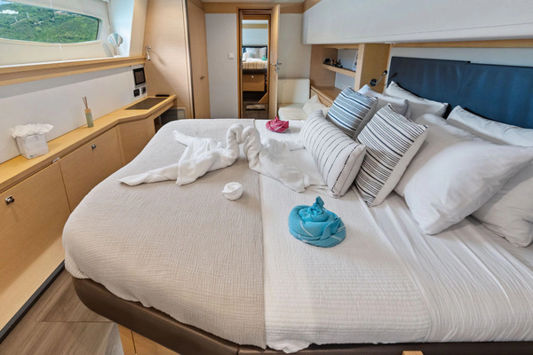 Fountaine Pajot Victoria 67 Yacht For Sale