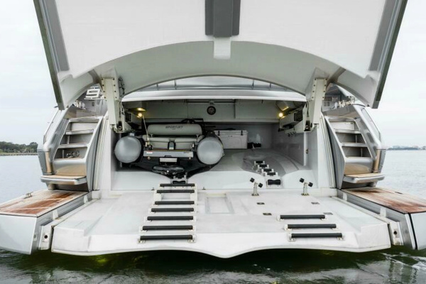 2022 Pershing 92