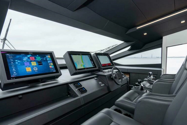 2022 Pershing 92