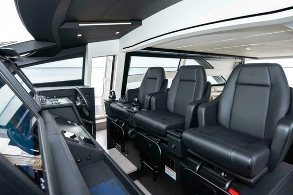 2022 Pershing 92