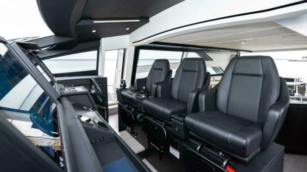2022 Pershing 92