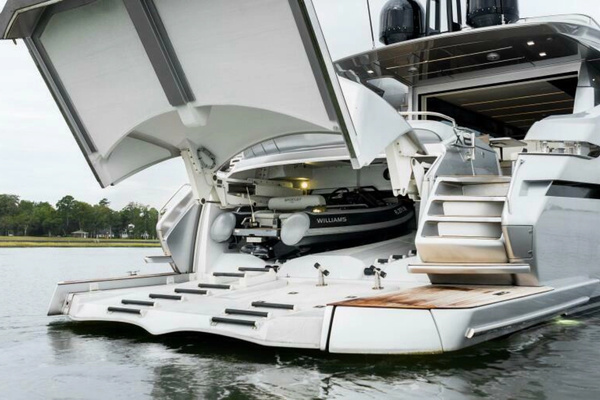 2022 Pershing 92