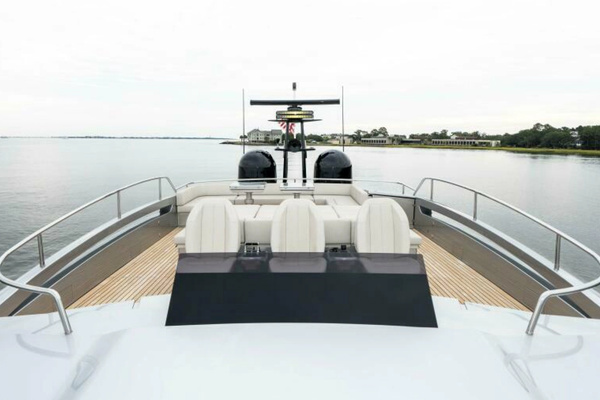 2022 Pershing 92