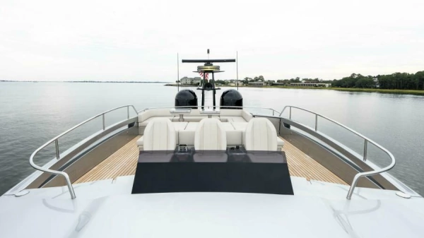 2022 Pershing 92