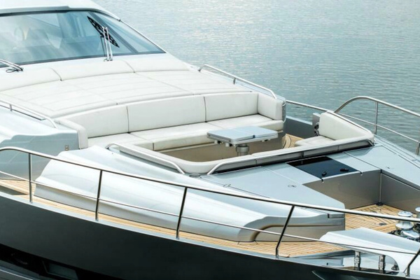 2022 Pershing 92
