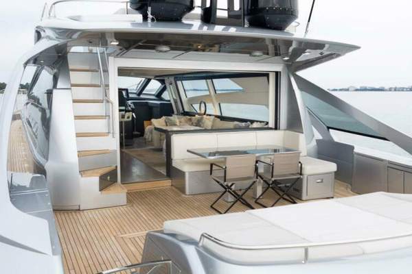 2022 Pershing 92