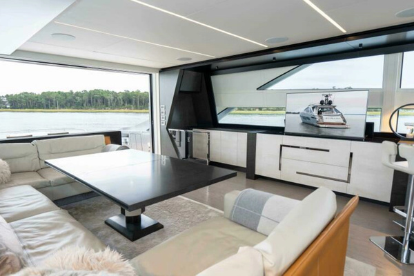 2022 Pershing 92