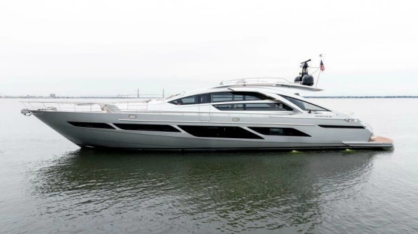 2022 Pershing 92