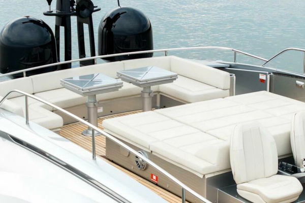 2022 Pershing 92