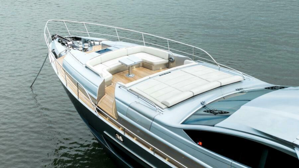 STALLION 92ft Pershing Yacht For Sale