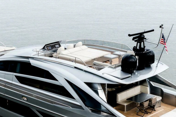 2022 Pershing 92