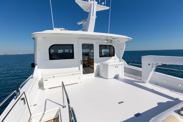 2006 Hatteras 80