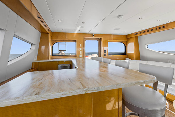 2006 Hatteras 80