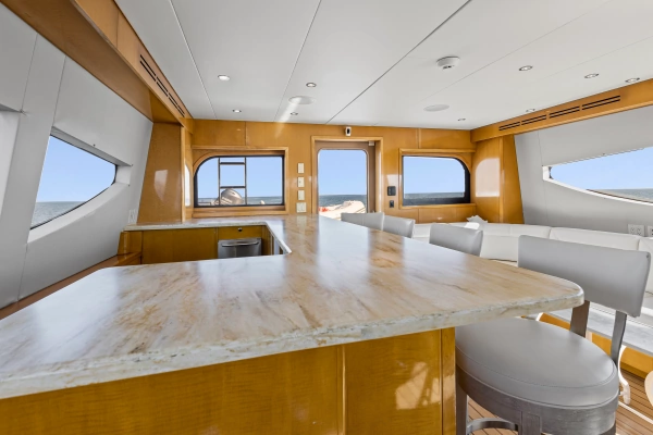 2006 Hatteras 80