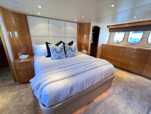 TIME 2 FLY 80ft Hatteras Yacht For Sale