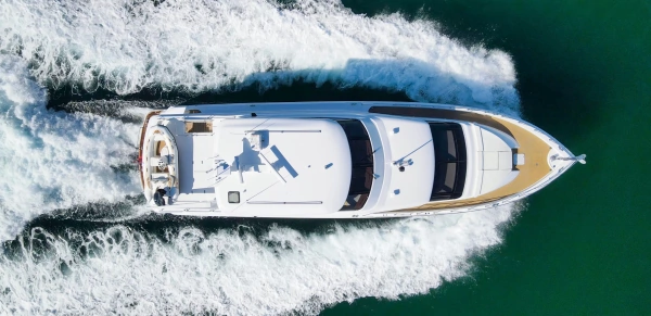 2006 Hatteras 80