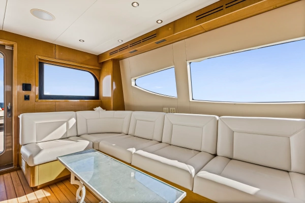 2006 Hatteras 80