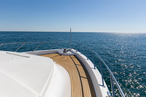 2006 Hatteras 80