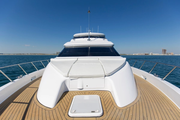 2006 Hatteras 80