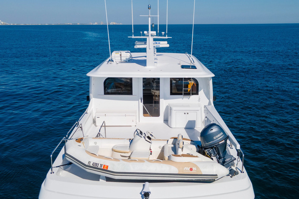 2006 Hatteras 80
