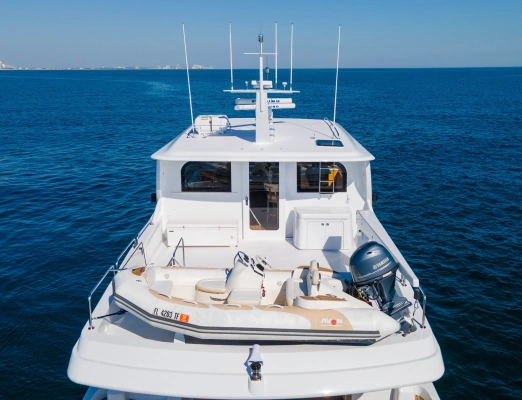 2006 Hatteras 80