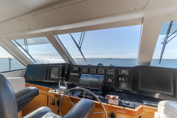 1999 Viking 58