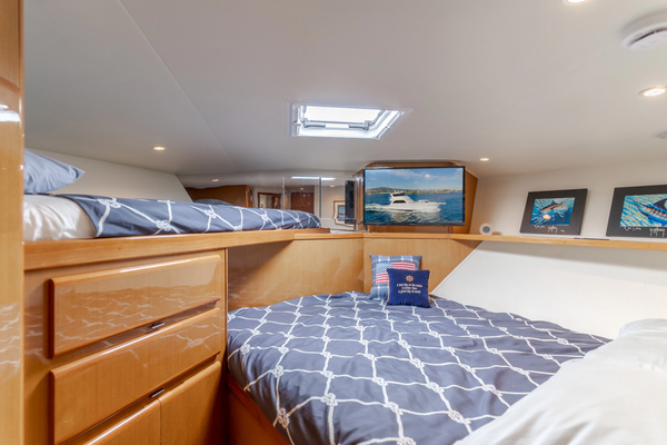 1999 Viking 58