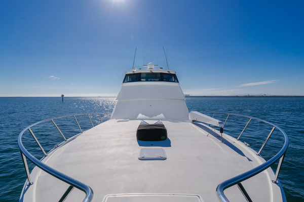 1999 Viking 58